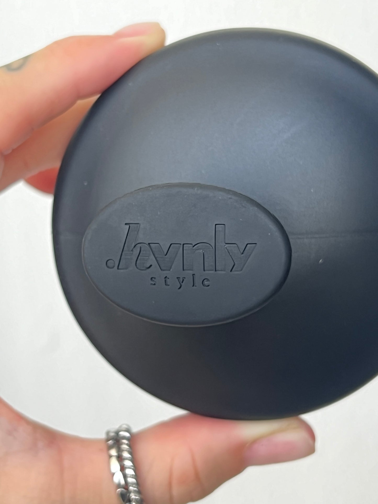 HVNLY SHAMPOO BRUSH